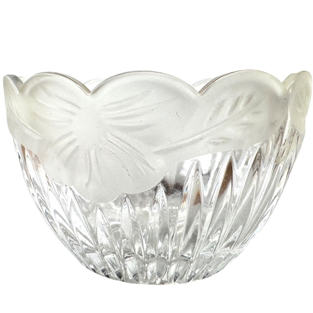 Vintage‎ Crystal Glass Bowl Frosted Floral Hibiscus Scalloped Edge Cut Clear 5in